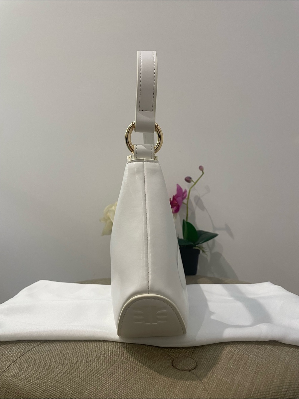 JW PEI White Vegan Leather Shoulder Bag - Picture 4 of 12